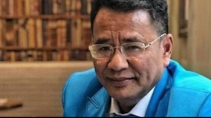 Pengacara kondang Hotman Paris Hutapea tanggapi kasus pembunuhan ibu dan anak di Nusa Tenggara Timur (NTT).
