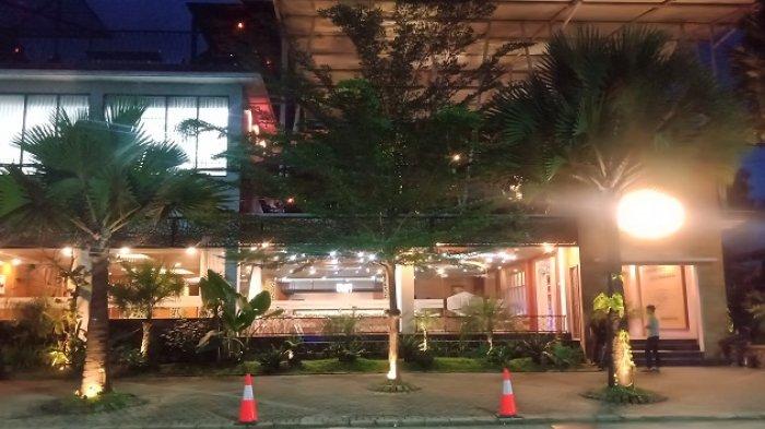 Nineteen Cafe di Jalan Tebaununggu II, Kelurahan Korumba, Kecamatan Mandonga, Kota Kendari, Sulawesi Tenggara.