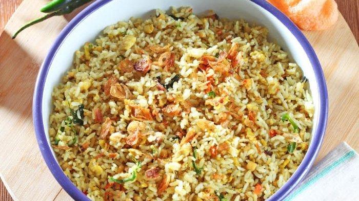 Resep mudah dan enak Nasi Goreng Kencur sebagai menu sahur puasa Ramadan 2022.