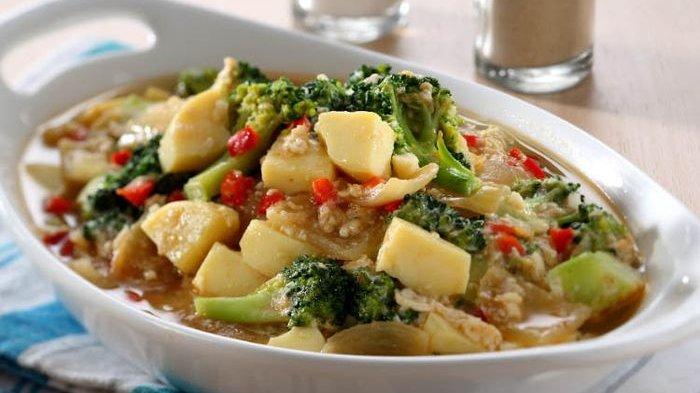 Resep mudah dan enak Brokoli Cah Tofu sebagai menu sahur puasa Ramadan 2022.
