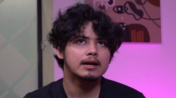 Aliando mengatakan bahwa alasan sebenarnya dirinya menderita OCD adalah karena ada kriminal yang terjadi di dalam rumahnya.