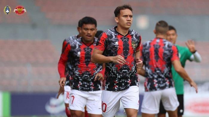Egy Maualana Vikri saat sesi pemanasan jelang laga Brunie vs Timnas Indonesia