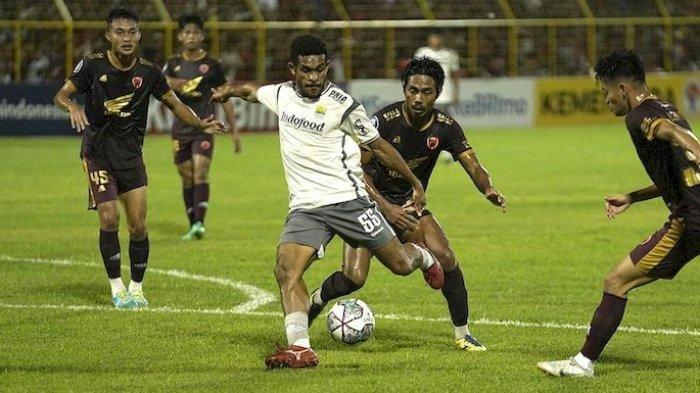 Eks Persebaya Surabaya Ricky Kambuaya kini dikabarkan sedang dilirik klub Liga Malaysia.