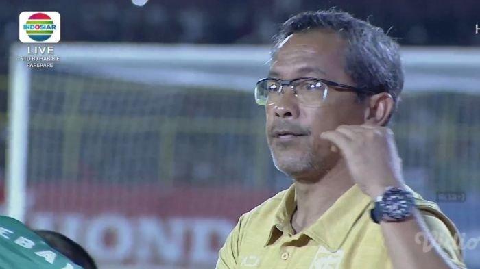 Pelatih Persebaya Aji Santoso