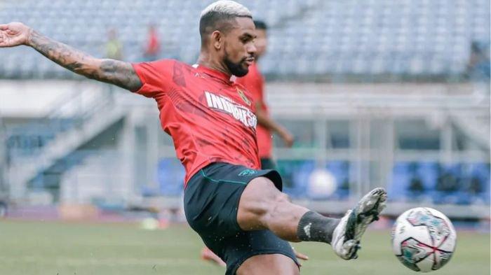 Silvio Junior saat beraksi di sesi latihan Persebaya Surabaya