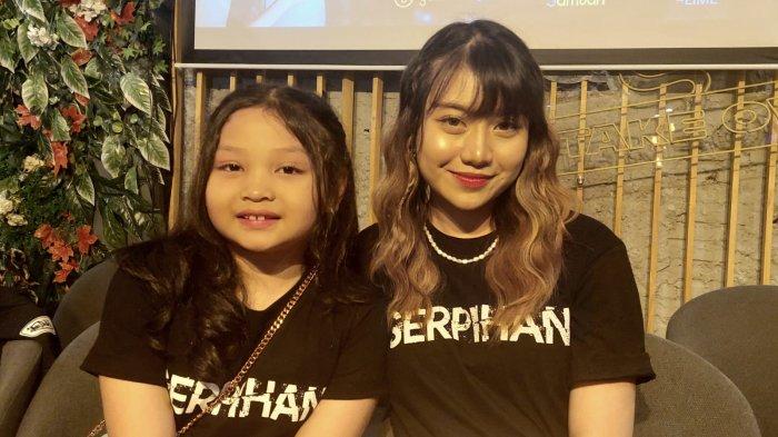 Ghea Indrawari bersama Chantika Hardi saat jumpa pers peluncuran series 'Serpihan' di kawasan Kebayoran Baru, Jakarta Selatan, Rabu (21/9/2022).