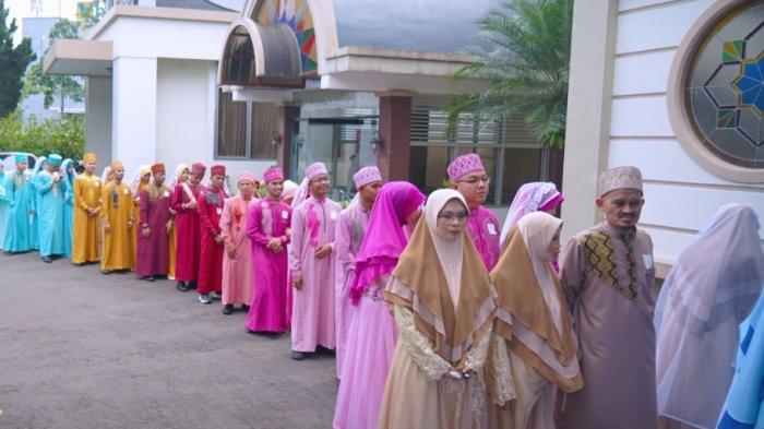 Global Ikhwan Grup menggelar resepsi pernikahan 23 pasangan monogami dan Poligami di gedung Yasmin Center, Bogor pada Jumat (25/11/2022) lalu.