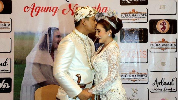 Kiki Amalia dan Agung Nugraha saat menggelar akad dan syukuran pernikahan di The Ritz Carlton Mega Kuningan, Jakarta Selatan, Minggu (27/11/2022).