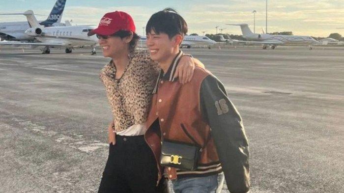 Aktor Korea Park Bo Gum dan penyanyi V BTS telah lama bersahabat.