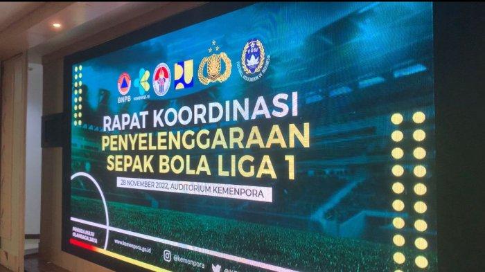 Rapat Koordinasi penyelenggaraan sepakbola Liga 1 di Auditorium Wisma Kemenpora, Senin (28/11/2022).