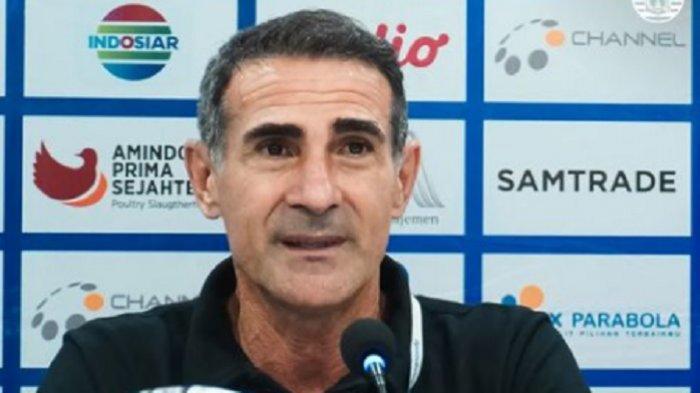 Angelo Alessio bisa menerima keputusan Persija Jakarta yang menyudahi masa kerjanya sebelum genap satu tahun.