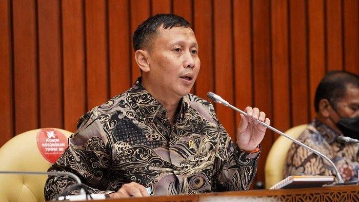 Anggota Komisi IV DPR RI drh Slamet menilai bahwa pemerintah telah mengkhianati rakyat dengan menaikkan harga BBM.