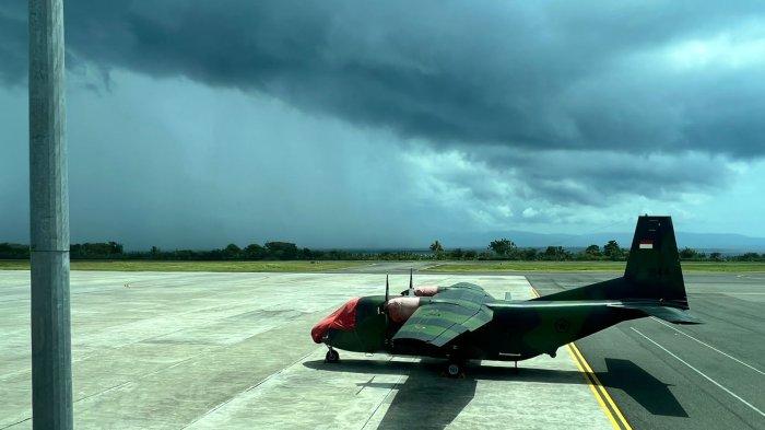 Pesawat Hercules parkir di Bandara Sultan Babullah, Ternate, Senin (26/7/2022) persiapan kunjungan kerja Presiden Joko Widodo ke Maluku Utara tepatnya di Ternate, Sofifi dan Halmahera Barat.