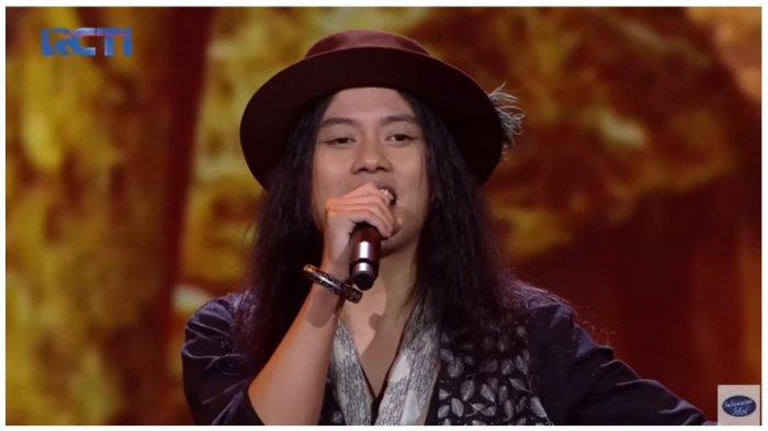 Neyl Author membawakan lagu hits Bunga Citra Lestari (BCL) yang berjudul