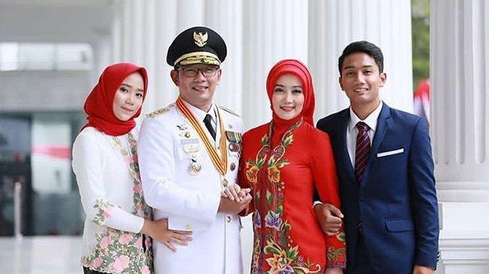 Ridwan Kamil bersama istri, dan kedua anak mereka