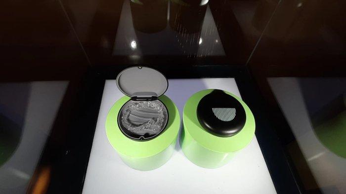 Produk perata gigi Klar Aligner yang diperkenalkan oleh Klar Smile saat konferensi pers di Hotel Raffles, Jakarta. Produk yang dibuat di Yogyakarta ini hadir secara transparan terbuat dari material yang aman, sangat lembut dan lentur sehingga nyaman bagi pasien.