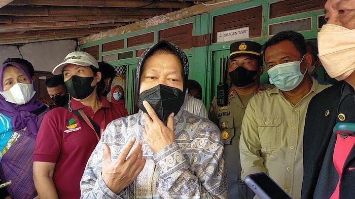 Menteri Sosial, Tri Rismaharini saat ditemui wartakotalive.com di rumah keluarga korban bunuh diri, Desa Gondang, Kecamatan Gondang, Kabupaten Sragen, Jawa Tengah, Minggu (15/5/2022).