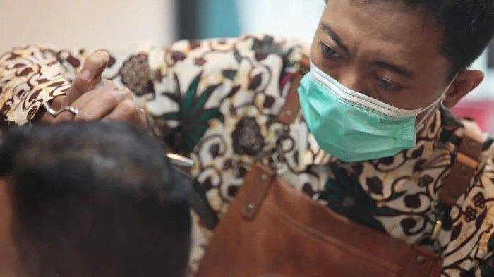 Novan sudah jadi tukang cukur Anies Baswedan sejak 2015