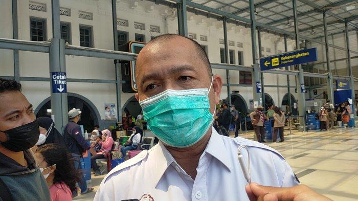 VP Public Relations PT KAI, Joni Martinus, di Stasiun KA Pasar Senen, Sabtu (7/5/2022)