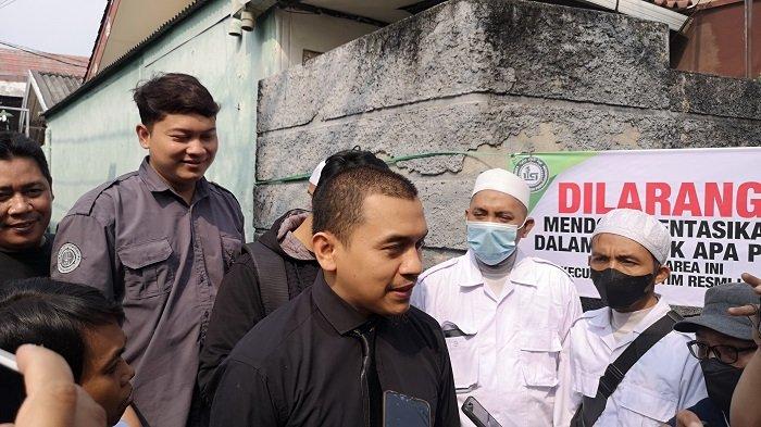 Kuasa hukum Habib Rizieq Shihab, Aziz Yanuar, mengatakan bahwa bahwa hari ini kliennya tidak menerima tamu secara resmi.