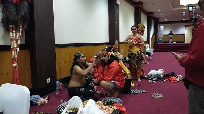 Sanggar Cahya Art merupakan sebuah wadah kesenian bagi orang-orang untuk lebih mendalami dan mencintai budaya dan seni Bali. Sempat mengisi acara IIM 2022