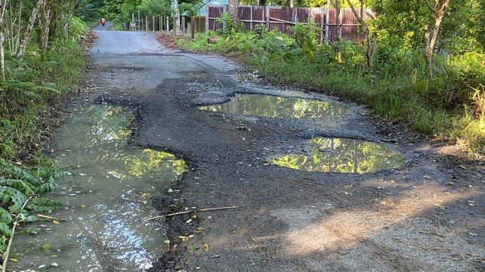 Akses Jalan Menuju Lokasi Wisata di Morella Maluku Tengah Rusak Parah2