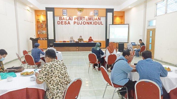 Dialog Komisi I DPRD dan Dinas PMD kalsel di Pujon Kidul Malang Senin (05092022).