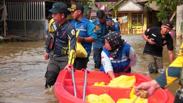 Kadinsos hst salurkan bantuan nasi kepada korban banjir