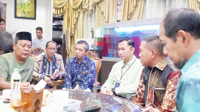 Pertemuan Gm PT PLN UIW Kalselteng Abdul Rohim dengan Gubernur Sahbirin Jumat 16092022.