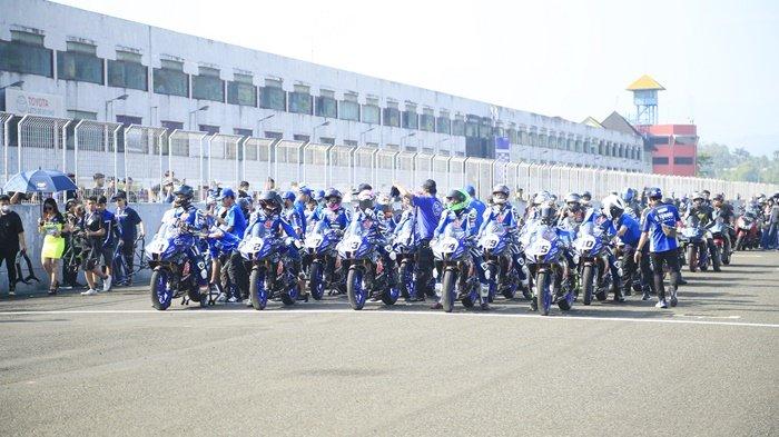 Seri perdana Idemitsu bLU cRU Yamaha Sunday Race 2022 di Sentul International Circuit, Bogor.