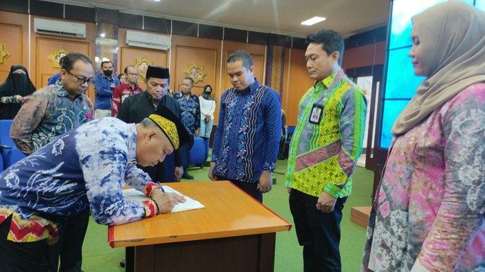 Wabup Tabalong H Mawardi tandatangani berita acara pelantikan LPPL