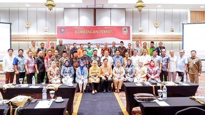 bimtek yang diikuti pimpinan dan anggota DPRD kalsel Selasa (28062022).