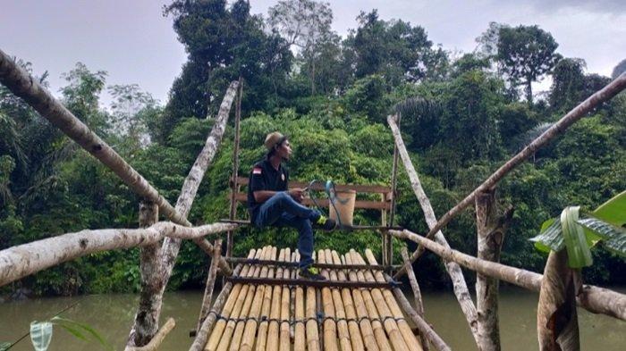 Spot foto wisata Sungai Batu Balah di Desa Nateh Kecamatan Batangalai Timur Kabupaten HST.