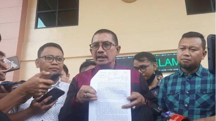 Kuasa Hukum Nikita Mirzani saat selesai sidang di Pengadilan Negeri Serang.