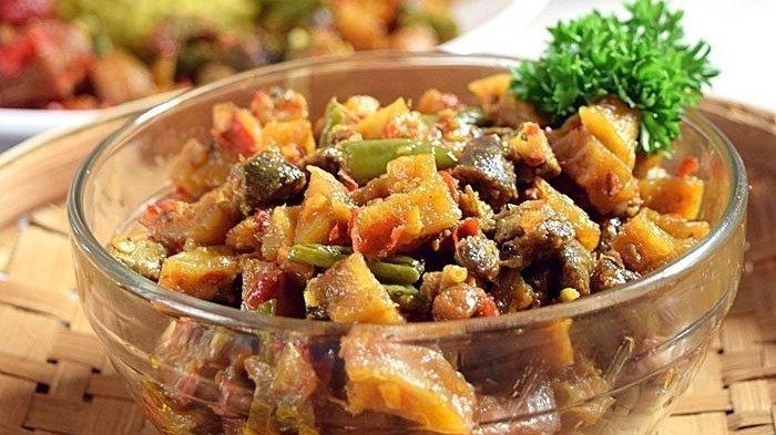 Sambal goreng kentang ati buncis.