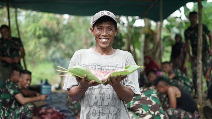 5 Dompet Dhuafa bersama TNI berjibaku distribusikan hewan kurban di pelosok perbatasan Papua