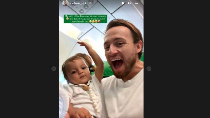 Marc Klok membawa putrinya Sage ke Bandung tanpa sang istri
