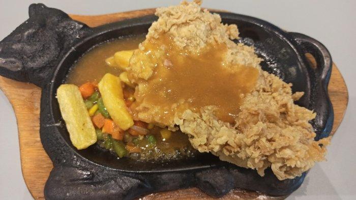 Steak Kampung yang jadi favorit di Waroeng Steak & Shake