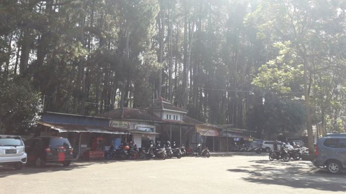 Suasana objek wisata Tahura Ir. Juanda sepekan sebelum hari raya Idulfitri 2017, Sabtu (17/6/2017).