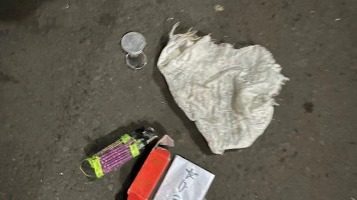 Jimat milik anggota gangsteryang ditangkap polisi di Depok.