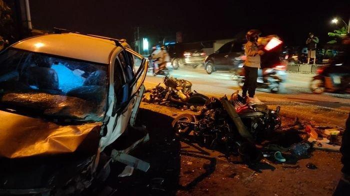 Kecelakaan maut yang melibatkan 6 kendaraan terjadi di kawasan Pusakanagara.