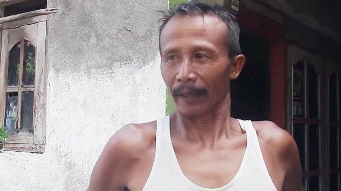 Tuman, seorang warga Pasuruan, Jawa Timur.