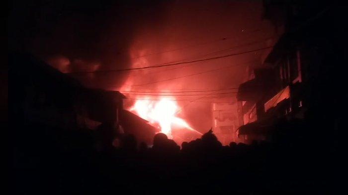 Kebakaran di Kuala Tungkal, suasana pada Kamis (27/10/2022) tengah malam
