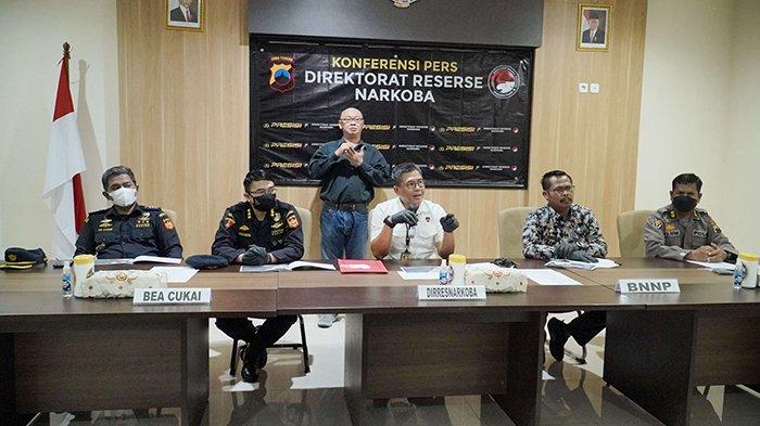 Bea Cukai Tanjung Emas bersama Kanwil DJBC Jawa Tengah B