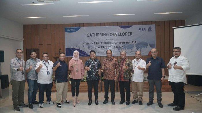 Foto bersama Direktur Utama PT Semen Gresik Bapak Subhan