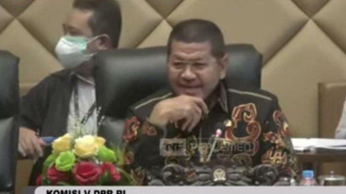 Roberth Rouw tertawa saat gempa bumi