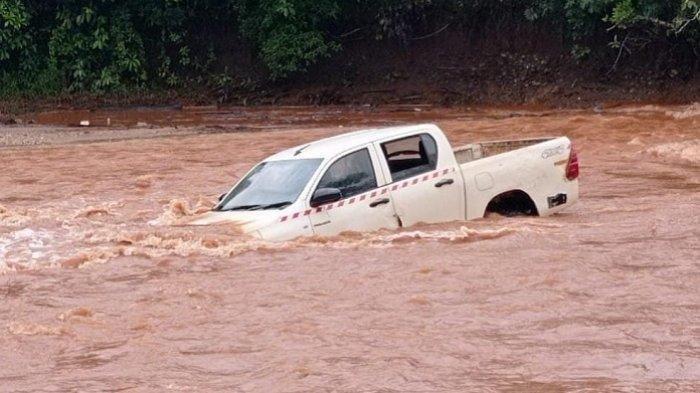 Sebanyak tujuh pekerja tambang terseret arus di Kabupaten Kolaka