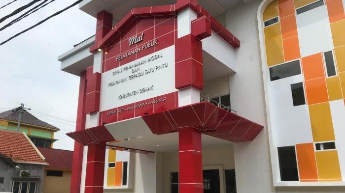 Nampak Depan Gedung MPP berada di Jalan Kiai Jebat Demak.