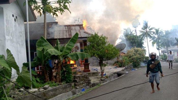 rumah warga di Maluku Tenggara hangus dibakar massa