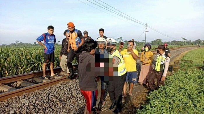 tertabrak kereta api di Kelurahan Tangkil